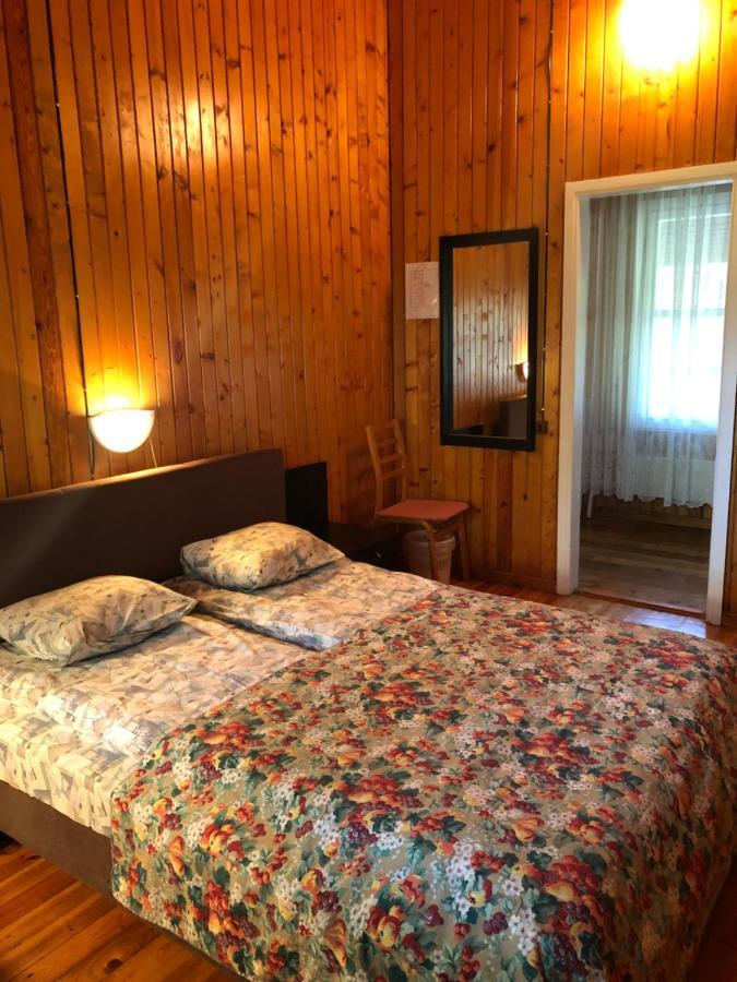 Oravapesa Guest House Häädemeeste Esterno foto