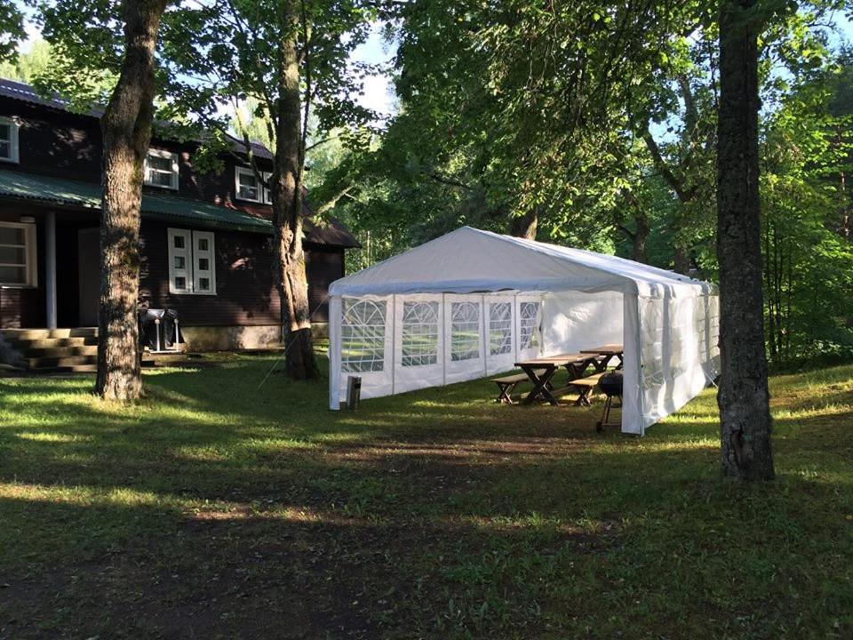 Oravapesa Guest House Häädemeeste Esterno foto